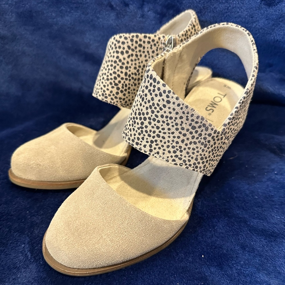 TOMS Majorca Closed toe stacked heels